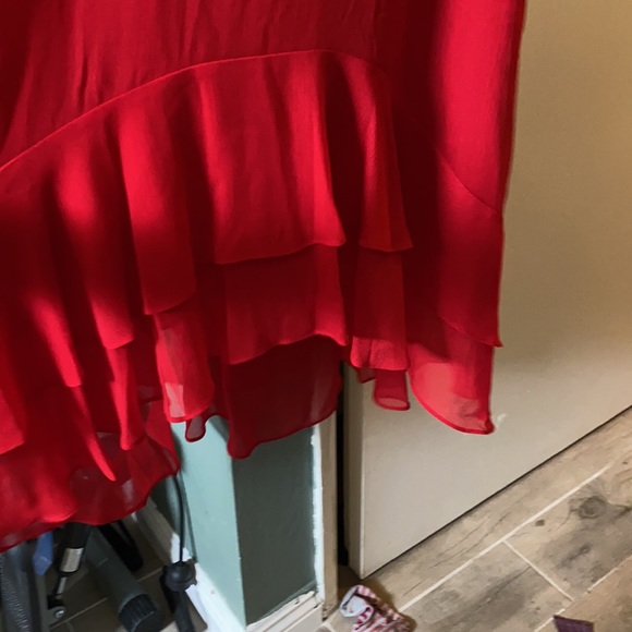 Red dress - Picture 2 of 4